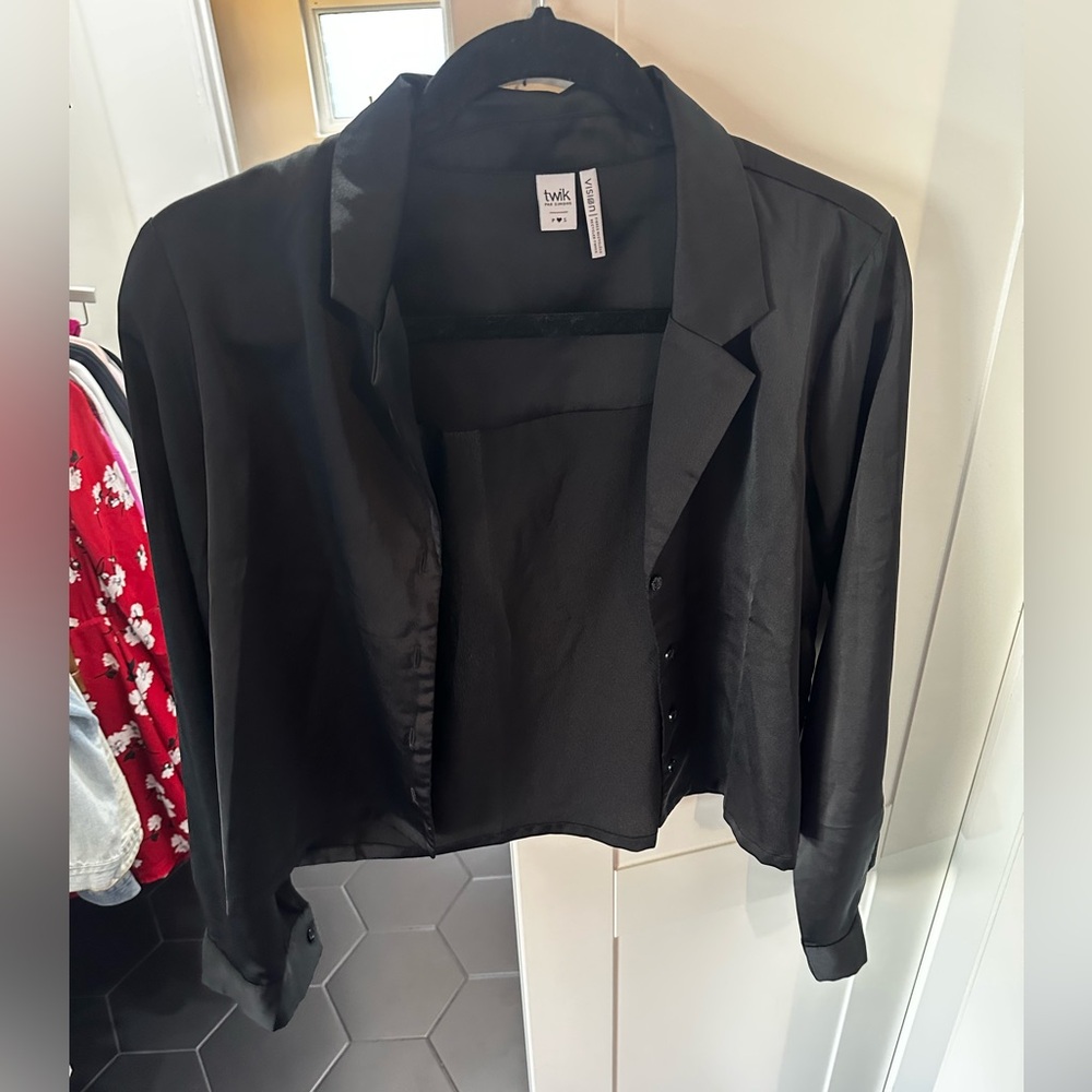 Black blouse